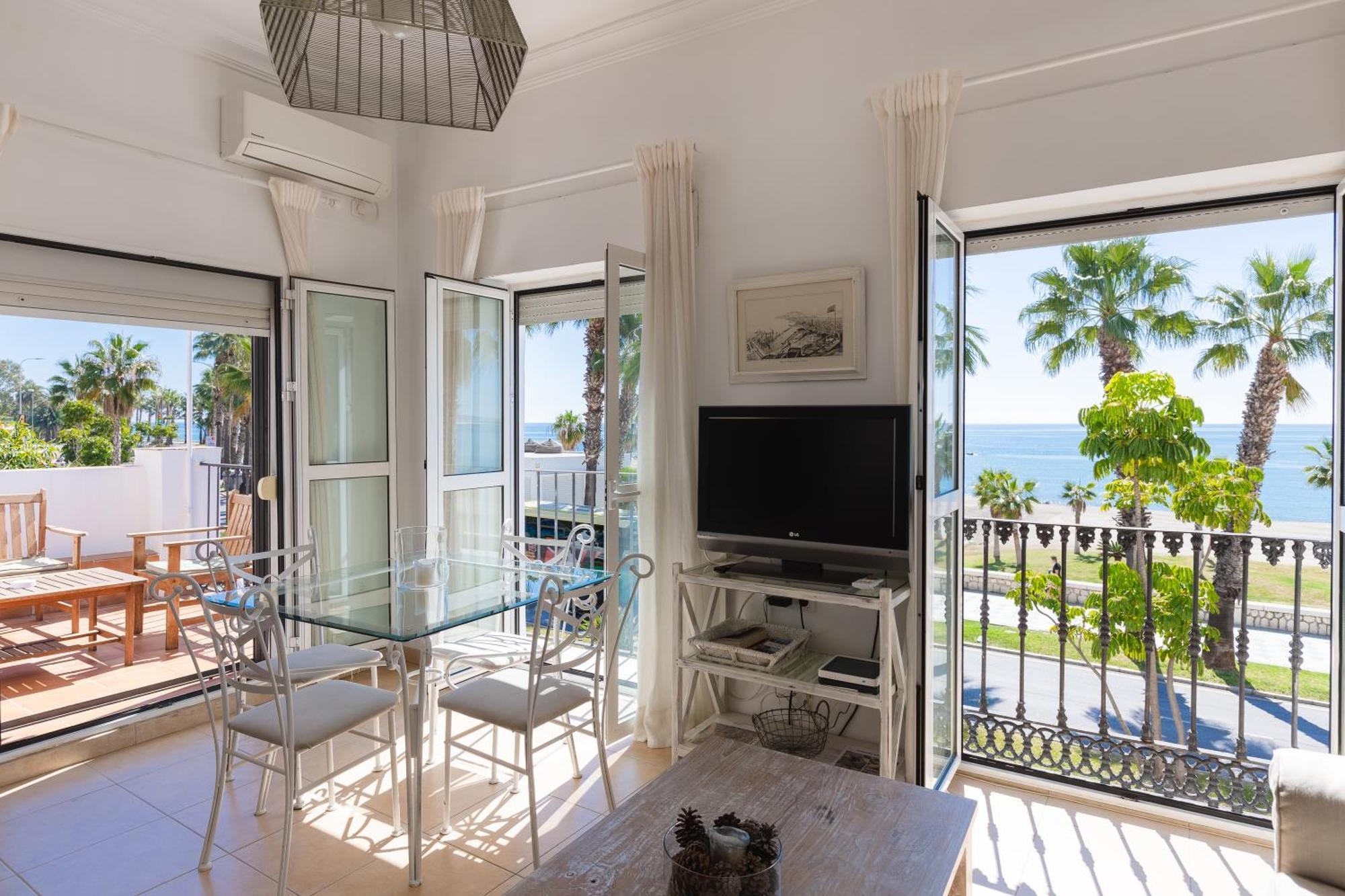 Apartamento Con Encanto En Primera Linea De Playa Málaga Exterior foto