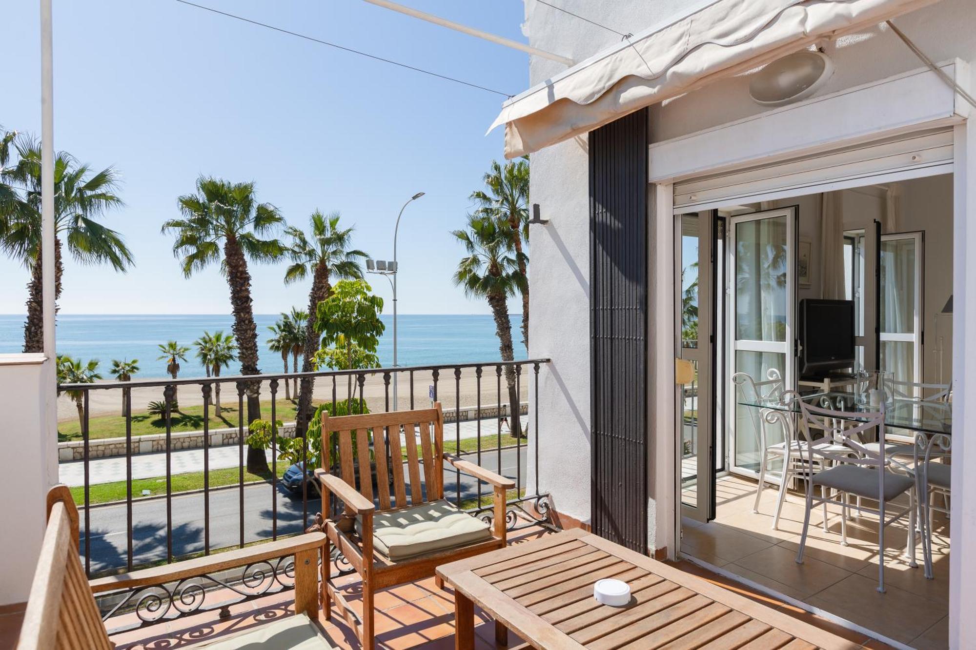Apartamento Con Encanto En Primera Linea De Playa Málaga Exterior foto