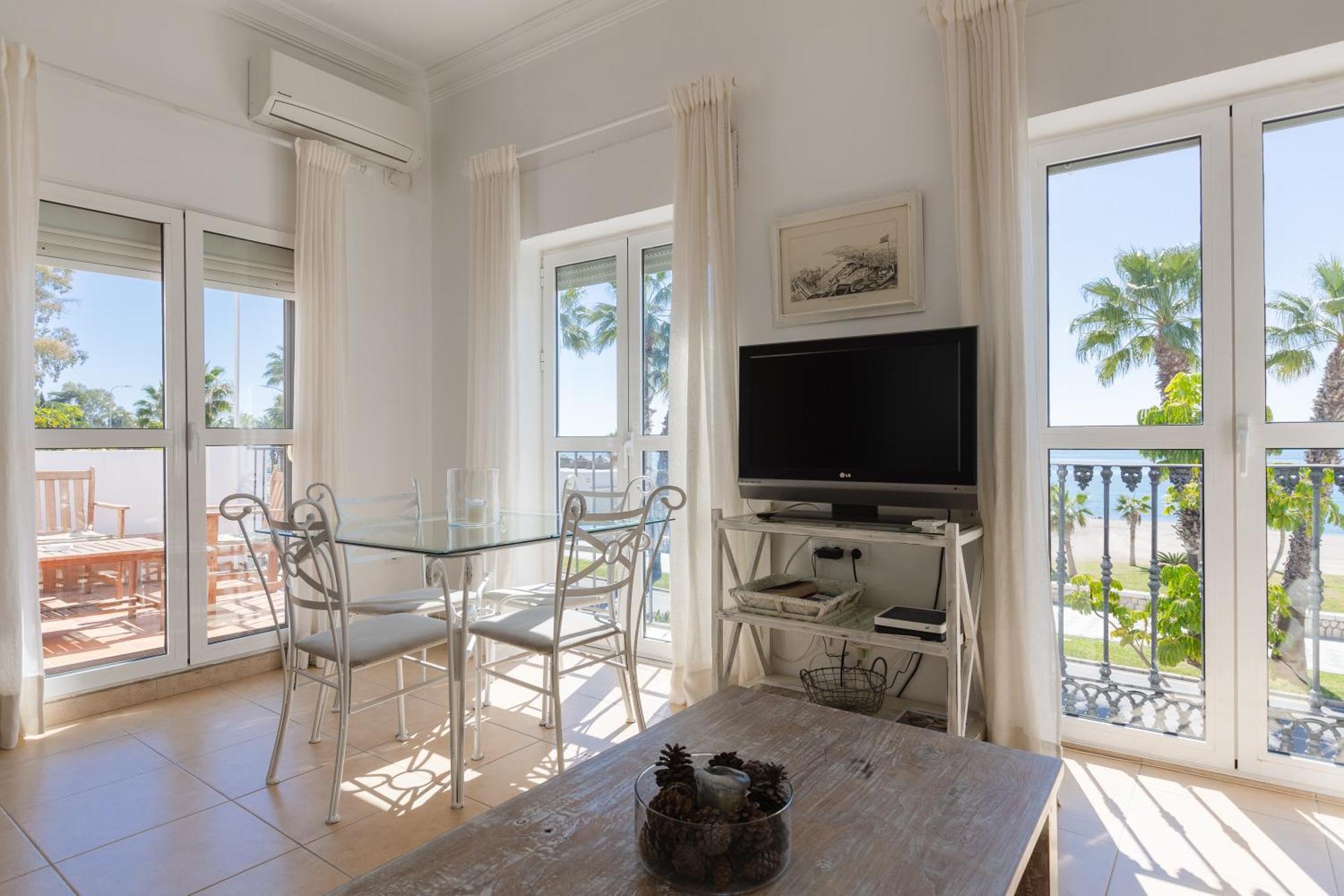 Apartamento Con Encanto En Primera Linea De Playa Málaga Exterior foto